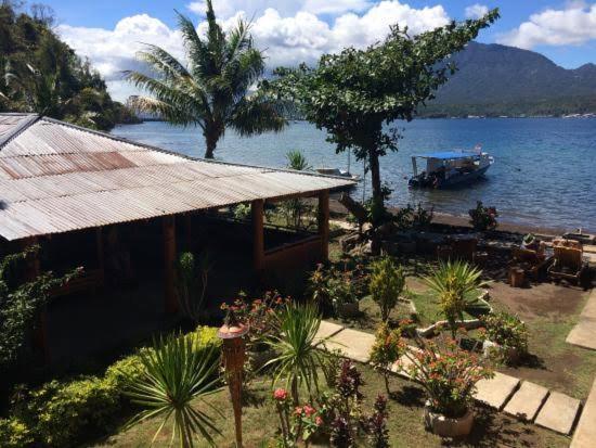 Two Fish Resort Lembeh Bitung Exteriör bild