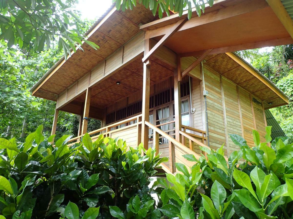 Two Fish Resort Lembeh Bitung Exteriör bild